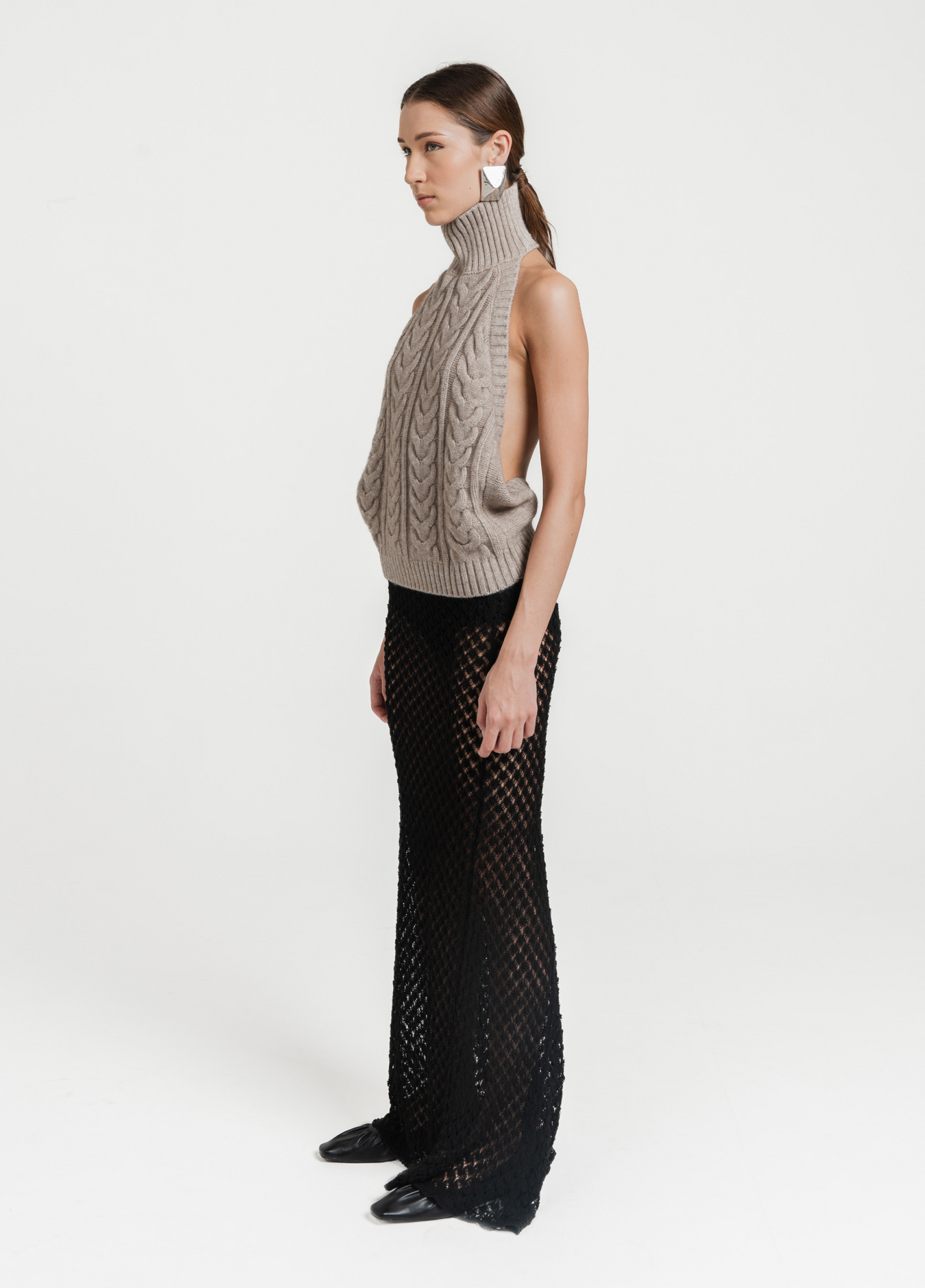 RUMI BACKLESS KNIT HALTERNECK - BEIGE