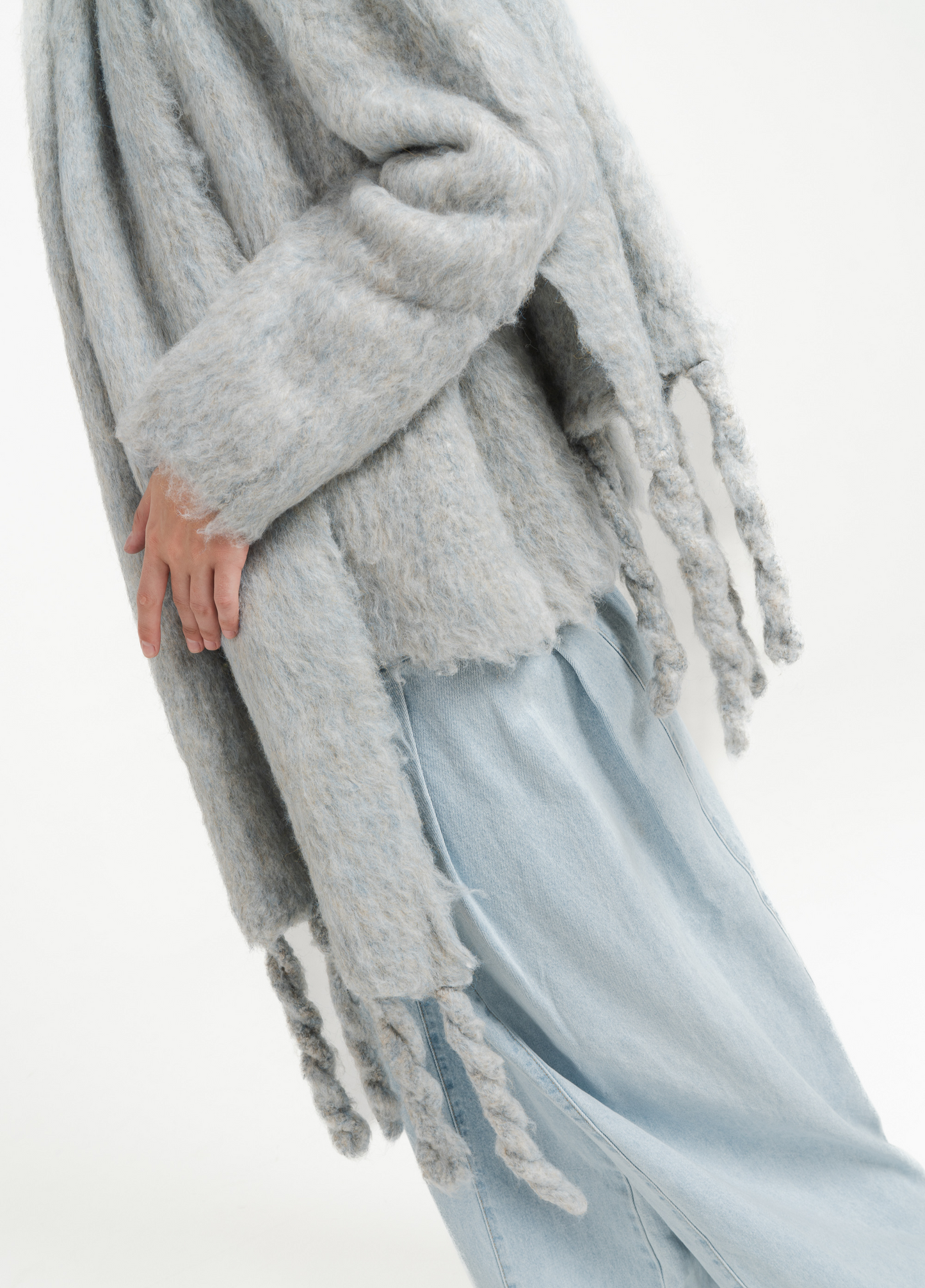 SOLANA ROUND NECK SWEATER IN GREY