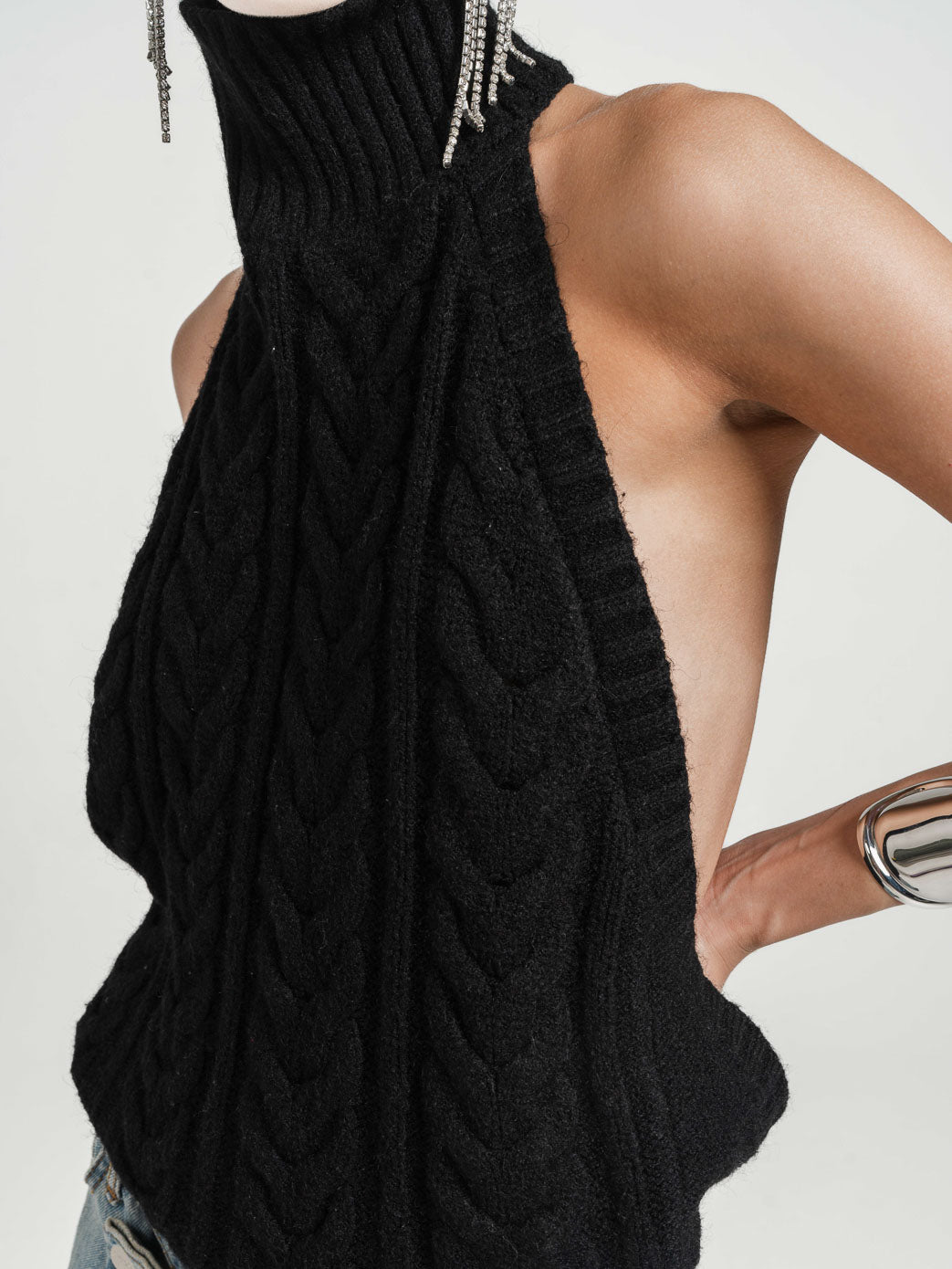 RUMI BACKLESS KNIT HALTERNECK - BLACK